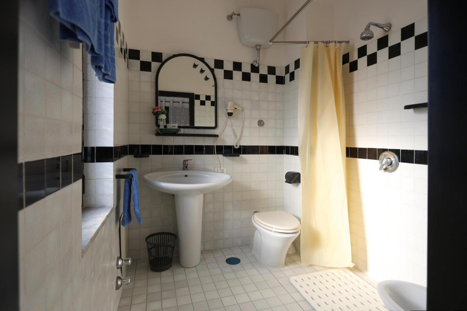 Hotel Barracuda Варкатуро Екстериор снимка